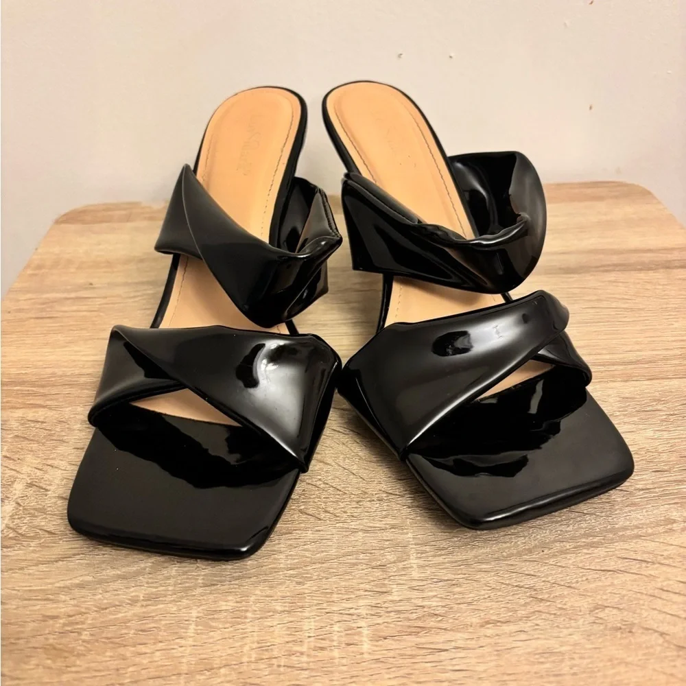 Lov mark Chic Black Women's Heels Size 8.5